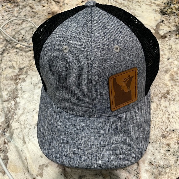 Arcadian Outfitters Patch Snapback Trucker Hat Gray OSFA Mesh Back - Picture 1 of 8